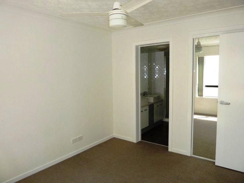 2/15 Lloyd Street, Southport QLD 4215