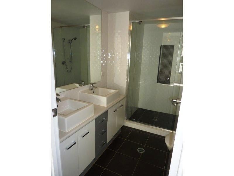 2/15 Lloyd Street, Southport QLD 4215