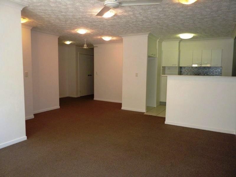 2/15 Lloyd Street, Southport QLD 4215