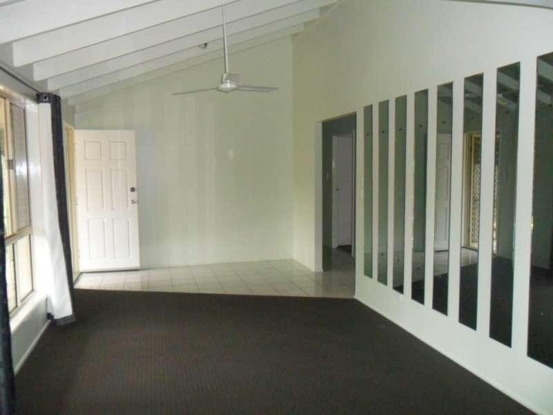 24 Melbourne Road, Arundel QLD 4214