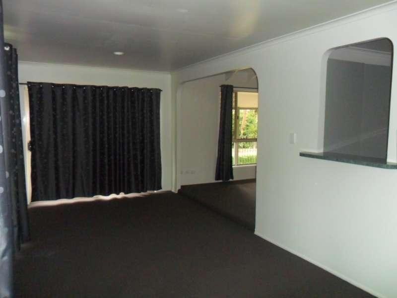 24 Melbourne Road, Arundel QLD 4214