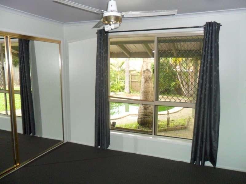 24 Melbourne Road, Arundel QLD 4214