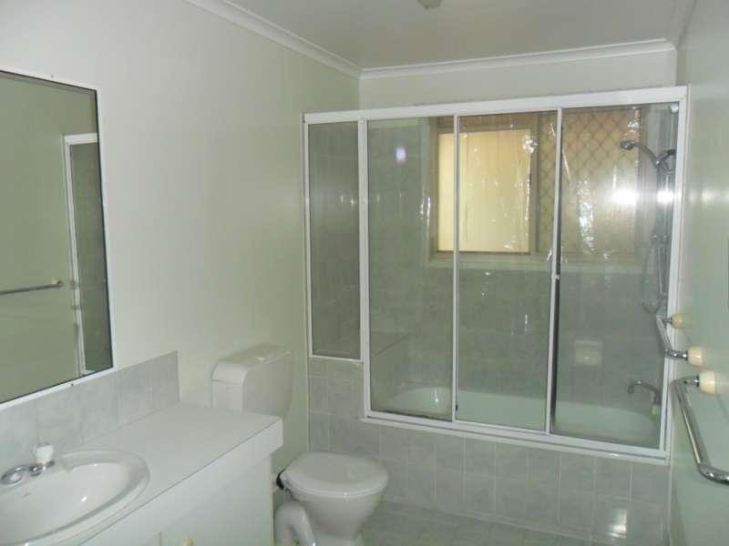 24 Melbourne Road, Arundel QLD 4214