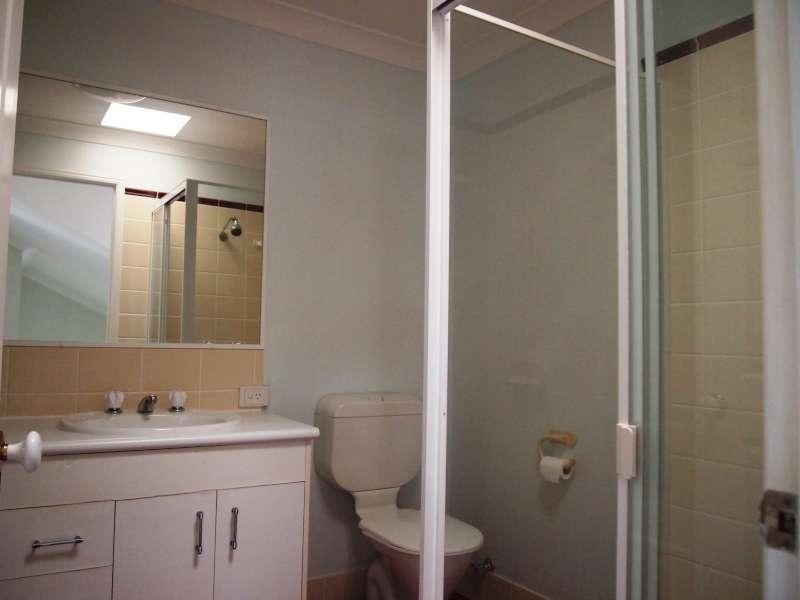 3/129 Eugaree Street, Southport QLD 4215