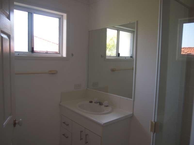 3/129 Eugaree Street, Southport QLD 4215