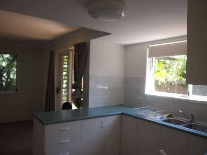 3/129 Eugaree Street, Southport QLD 4215