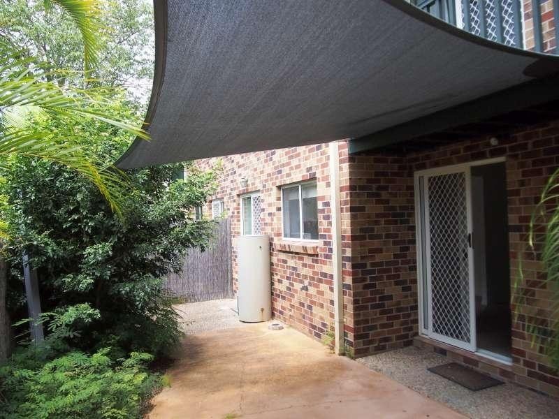 3/129 Eugaree Street, Southport QLD 4215