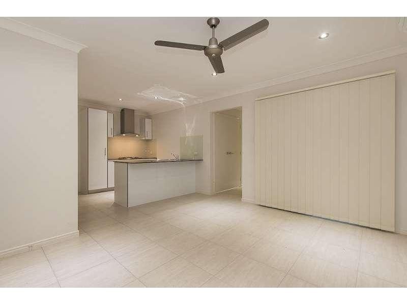 2/16 Aleiyah Street, Caboolture QLD 4510