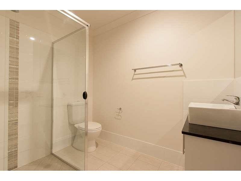 2/16 Aleiyah Street, Caboolture QLD 4510