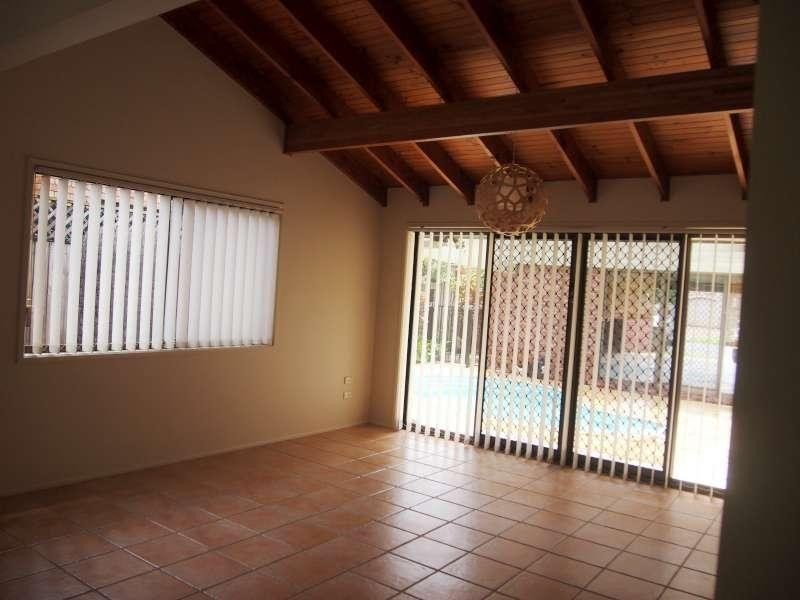 20 De Haviland Avenue, Benowa QLD 4217