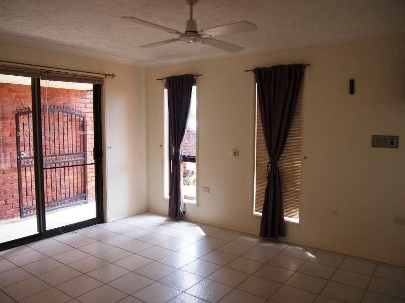 20 De Haviland Avenue, Benowa QLD 4217