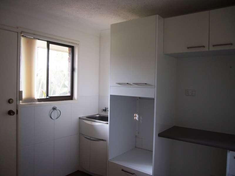 20 De Haviland Avenue, Benowa QLD 4217