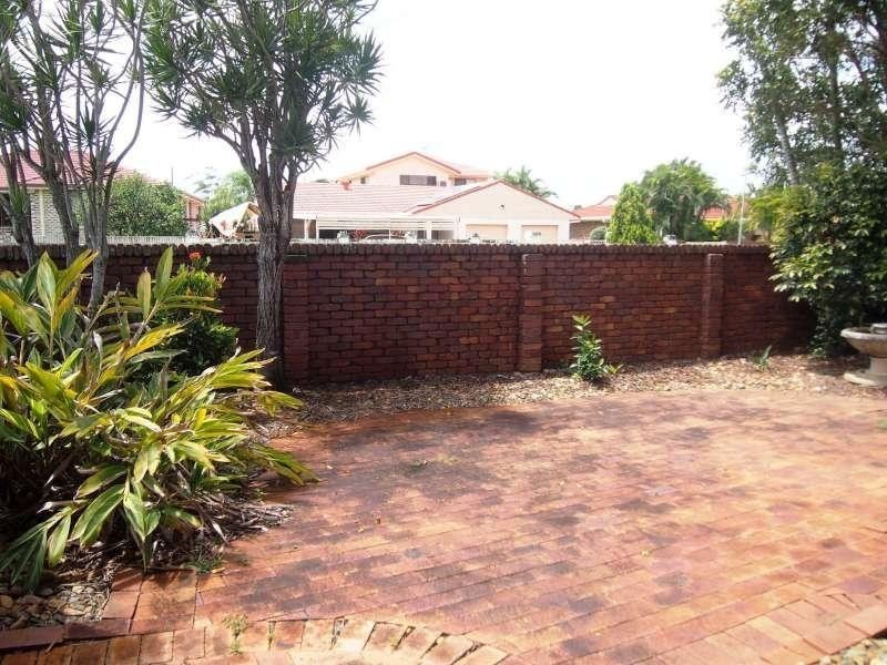 20 De Haviland Avenue, Benowa QLD 4217