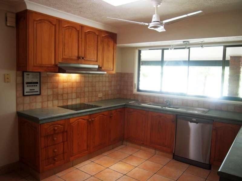 20 De Haviland Avenue, Benowa QLD 4217