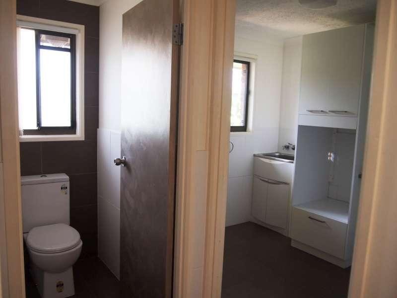 20 De Haviland Avenue, Benowa QLD 4217