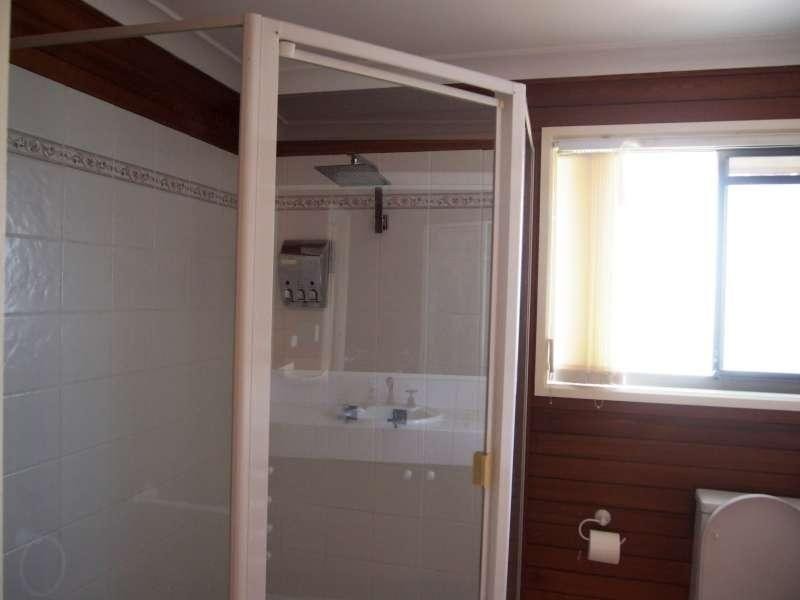 20 De Haviland Avenue, Benowa QLD 4217