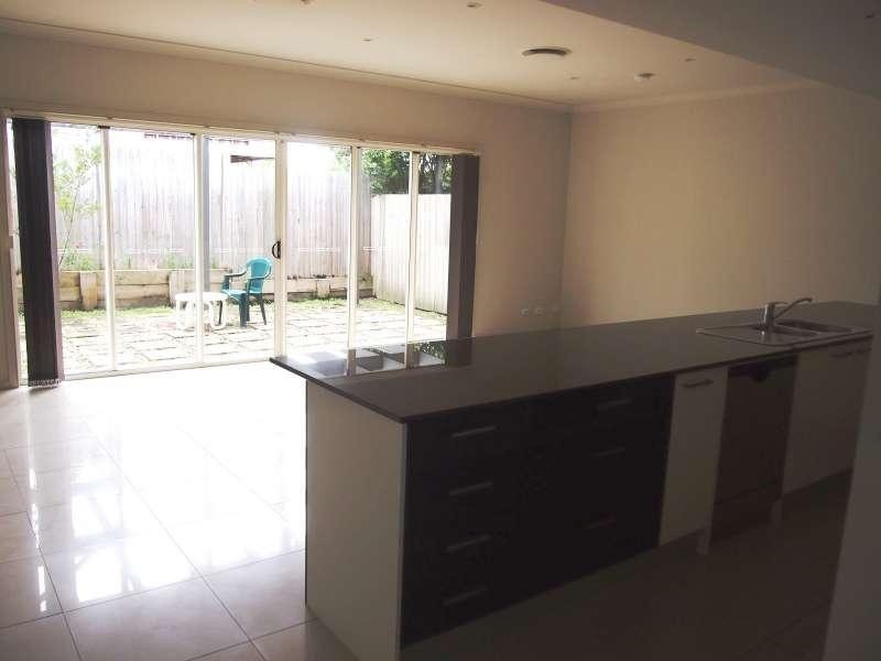 2/18 Minnie Street, Southport QLD 4215