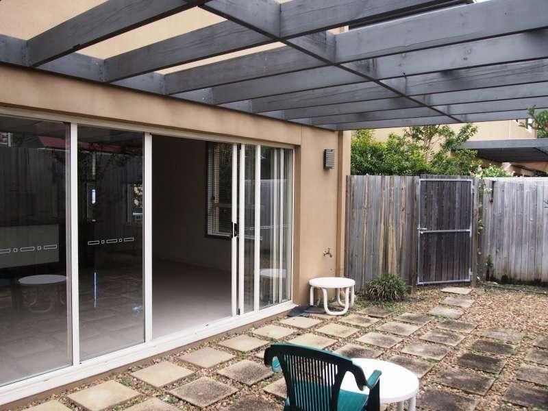 2/18 Minnie Street, Southport QLD 4215