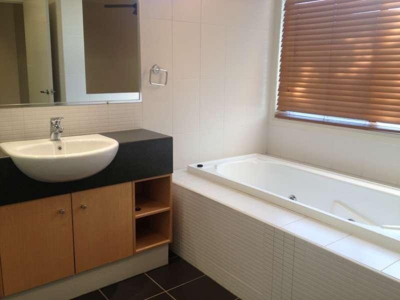 2/3 The Links, Robina QLD 4226