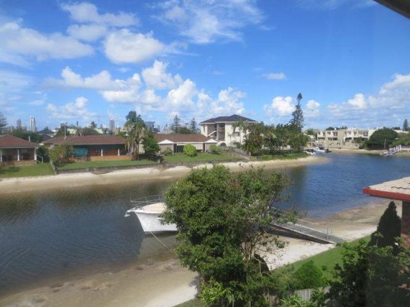 2/109 Bundall Road, Bundall QLD 4217