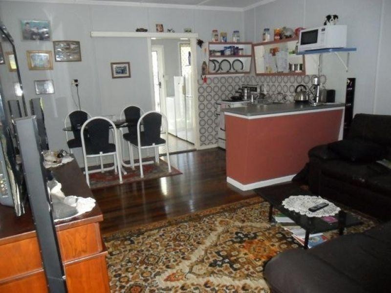 2/8 Teresa Easement, Labrador QLD 4215