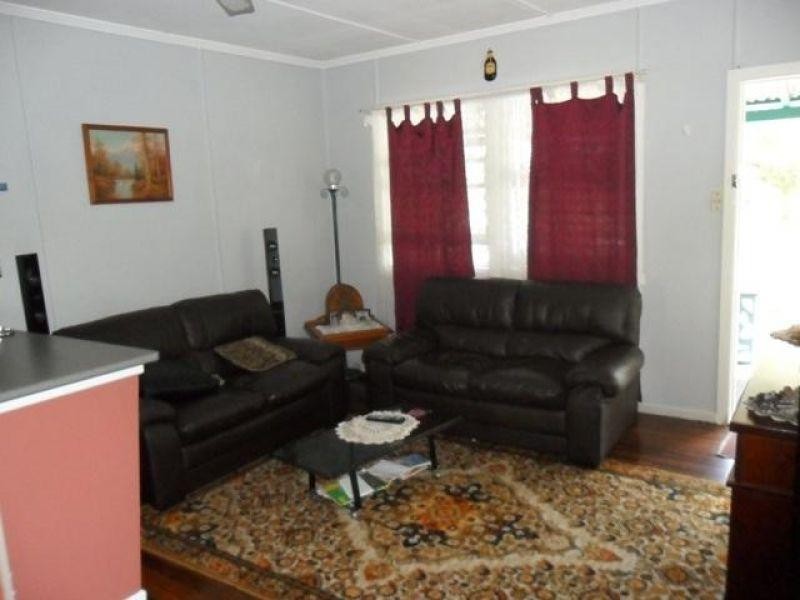 2/8 Teresa Easement, Labrador QLD 4215