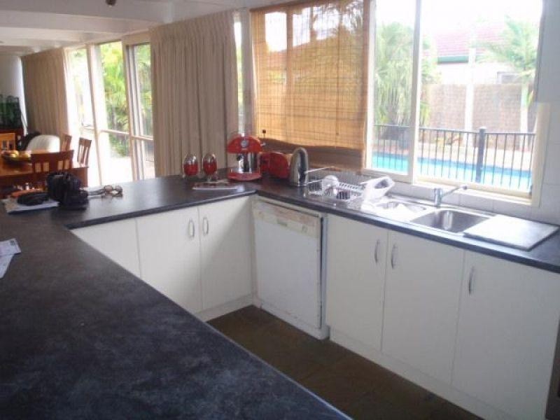 10 Witt Avenue, Carrara QLD 4211