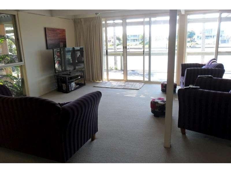 10 Witt Avenue, Carrara QLD 4211