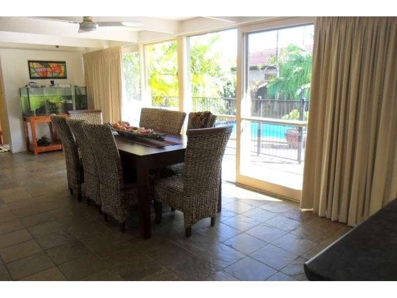 10 Witt Avenue, Carrara QLD 4211