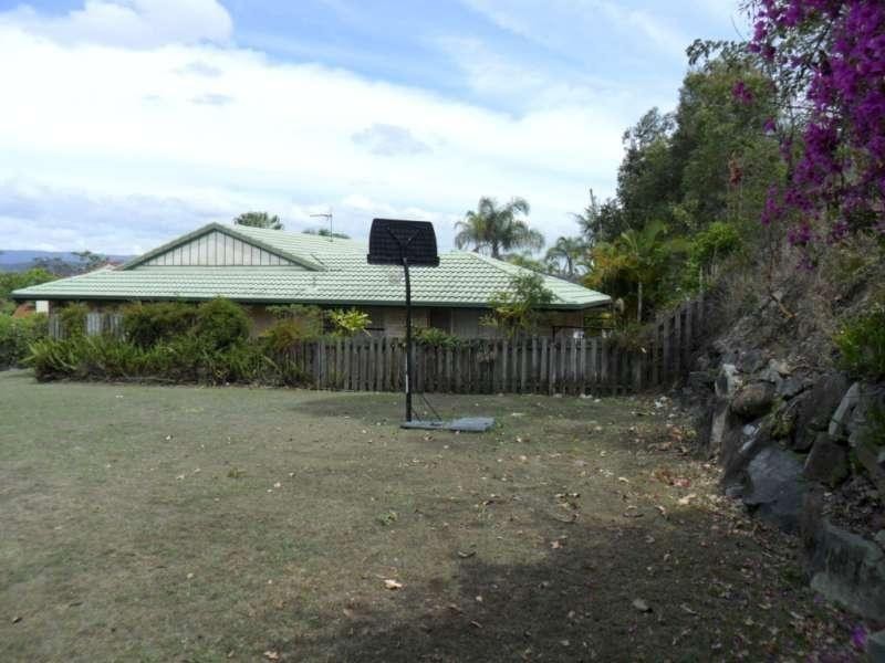 13 Yarraglen Place, Arundel QLD 4214