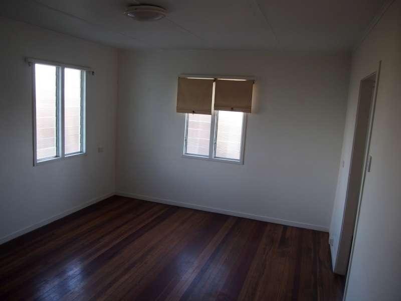 4 Kerry Place, Southport QLD 4215