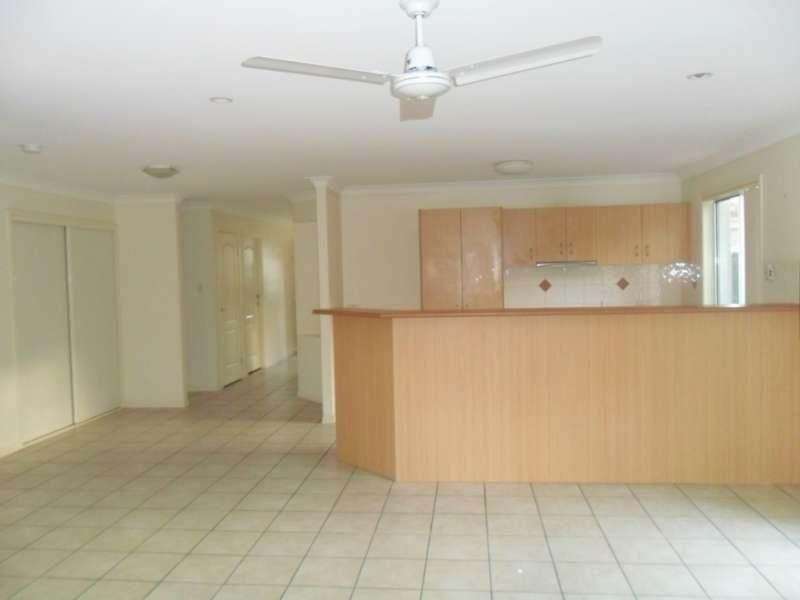 32 Madasin Close, Arundel QLD 4214