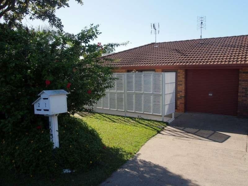 2/165 Olsen Avenue, Labrador QLD 4215