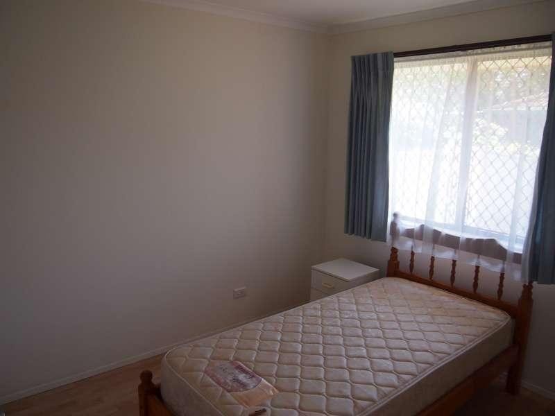 2/165 Olsen Avenue, Labrador QLD 4215