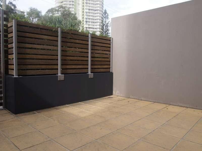 18/12 Bayview Street, Runaway Bay QLD 4216