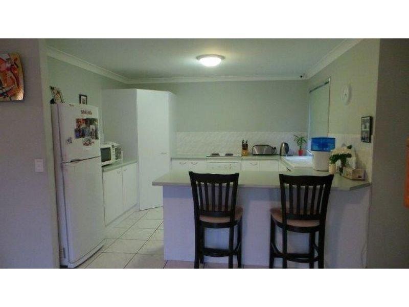 2/110 Greenacre Drive, Parkwood QLD 4214