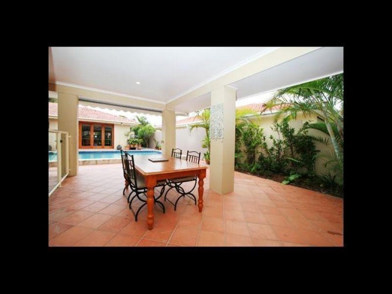46 Gibraltar Drive, Isle Of Capri QLD 4217