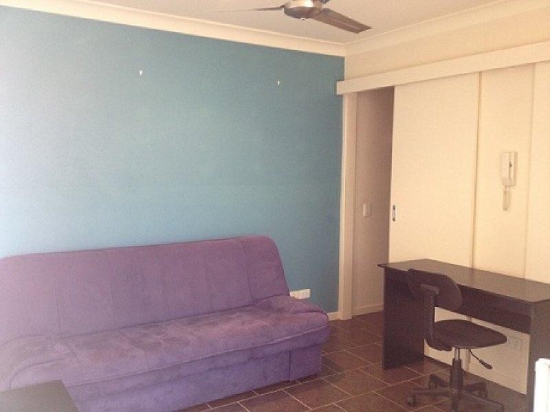 3C/20 Tourangeau Crescent, Varsity Lakes QLD 4227