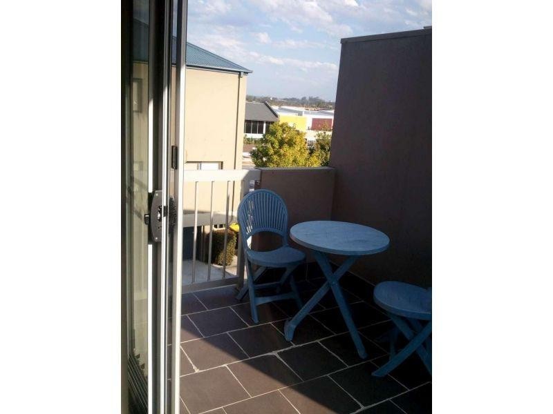 3C/20 Tourangeau Crescent, Varsity Lakes QLD 4227