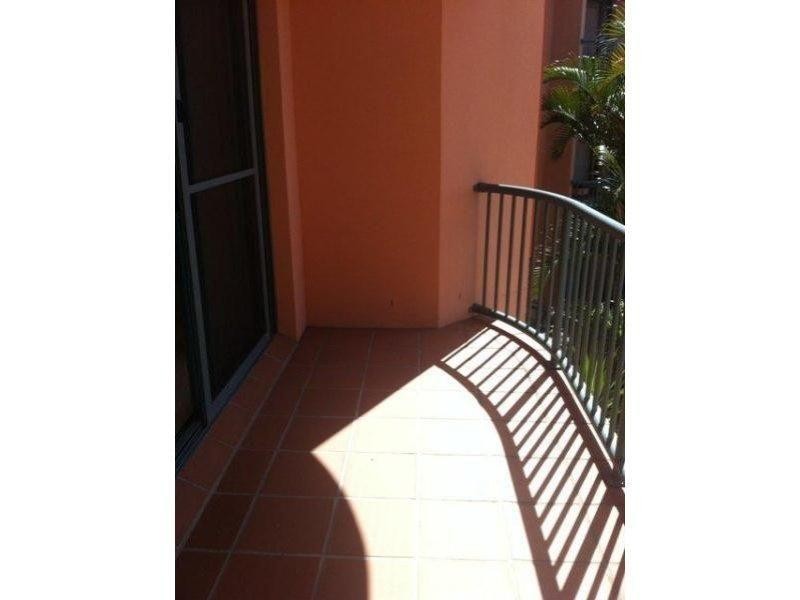 9/12 Gillian Lane, Southport QLD 4215