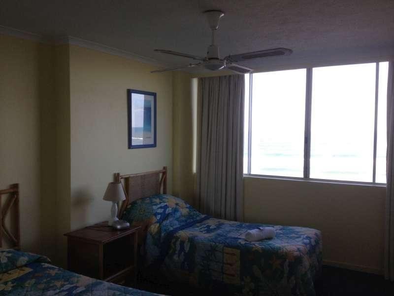 11/20 Old Burleigh Road, Broadbeach QLD 4218