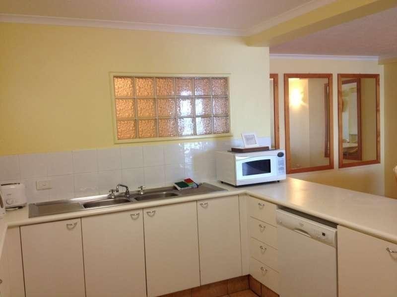 11/20 Old Burleigh Road, Broadbeach QLD 4218