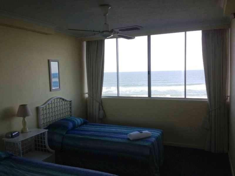 11/20 Old Burleigh Road, Broadbeach QLD 4218