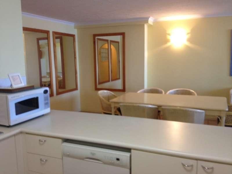 11/20 Old Burleigh Road, Broadbeach QLD 4218