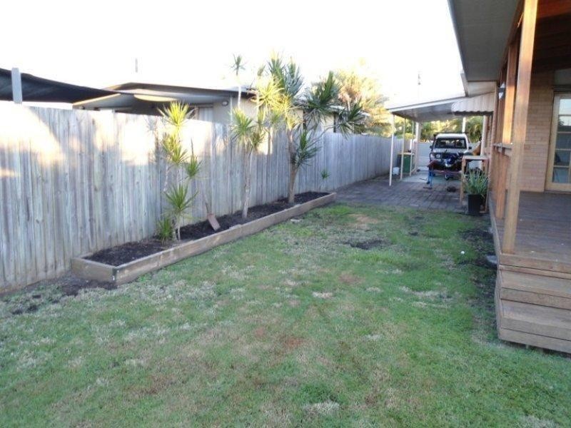 15 Nambur Street, Runaway Bay QLD 4216