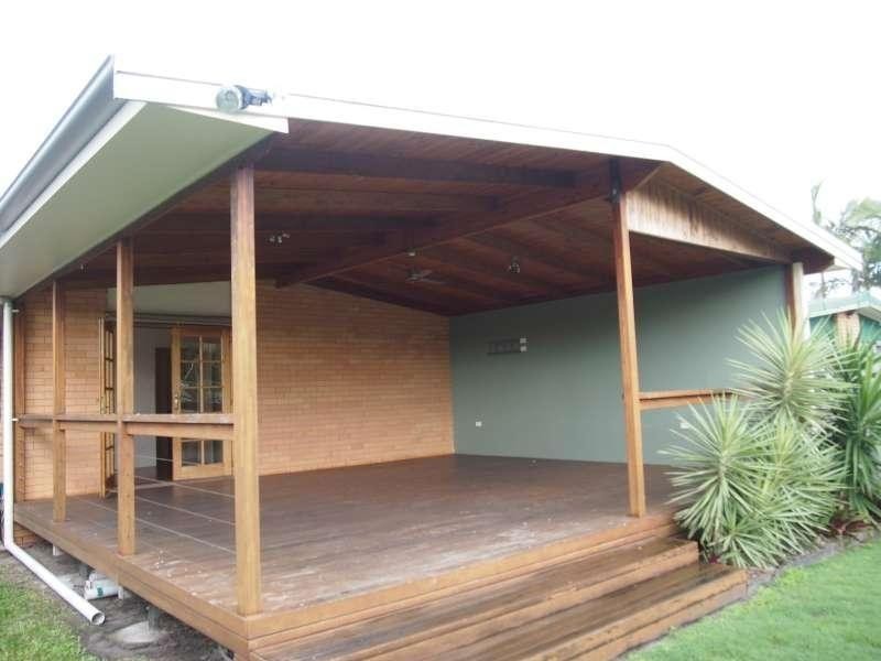 15 Nambur Street, Runaway Bay QLD 4216