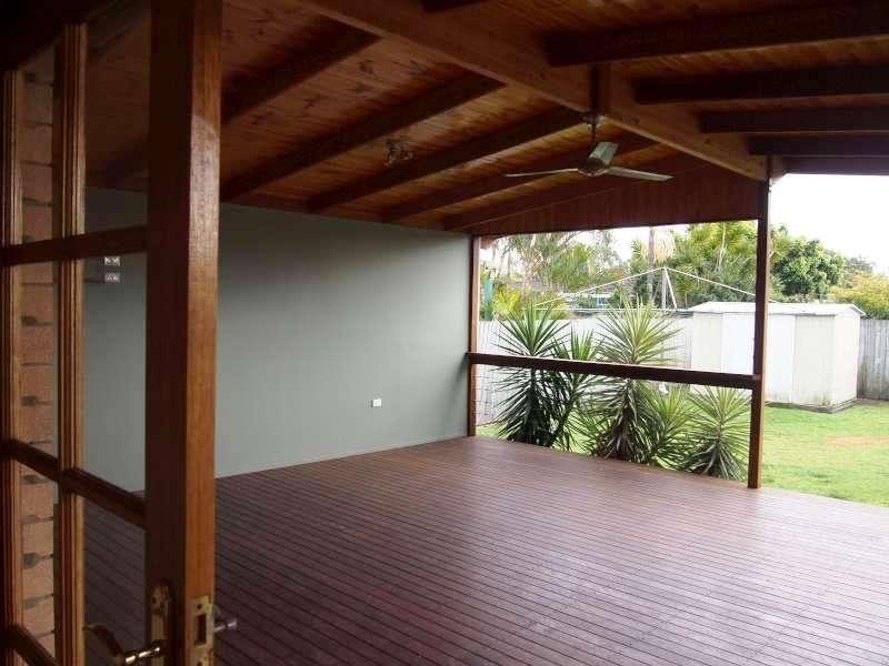 15 Nambur Street, Runaway Bay QLD 4216