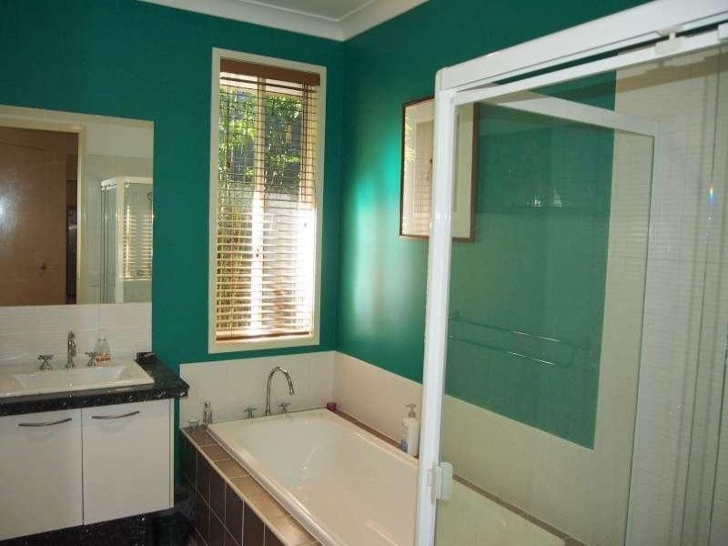 11 Yamba Street, Pacific Pines QLD 4211