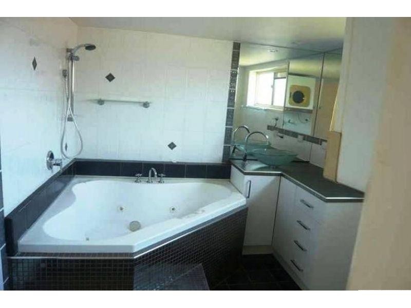 5/10 Brisbane Road, Labrador QLD 4215