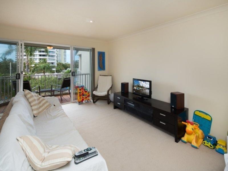 50/37 Bayview Street, Runaway Bay QLD 4216